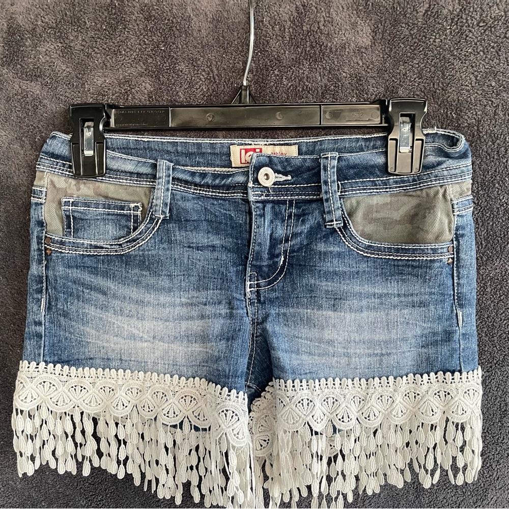 LEI CAMO & Blue Denim Shorts with Lace Trim